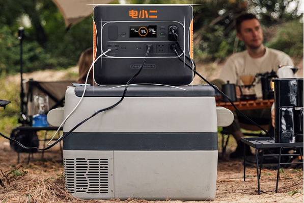 電小二光充戶外電源2000Pro：太陽能快充 最快2.5小時充滿