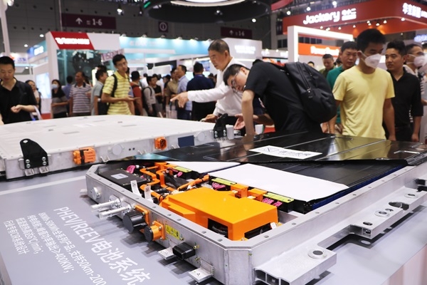 插混車塞進(jìn)大電池，更像“純電車”的混動車是未來風(fēng)口？