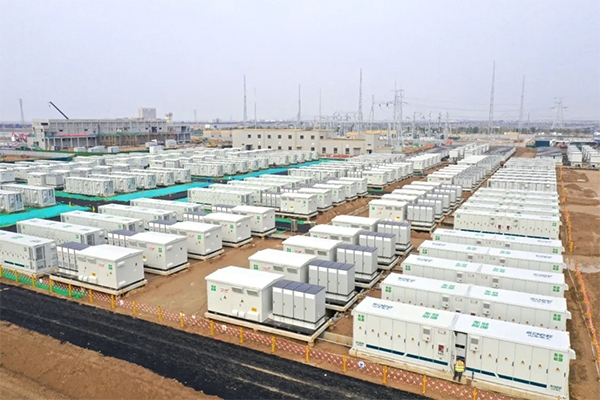 采用磷酸鐵鋰電池！山東東營(yíng)17億元集中式儲(chǔ)能項(xiàng)目一期并網(wǎng)投運(yùn)