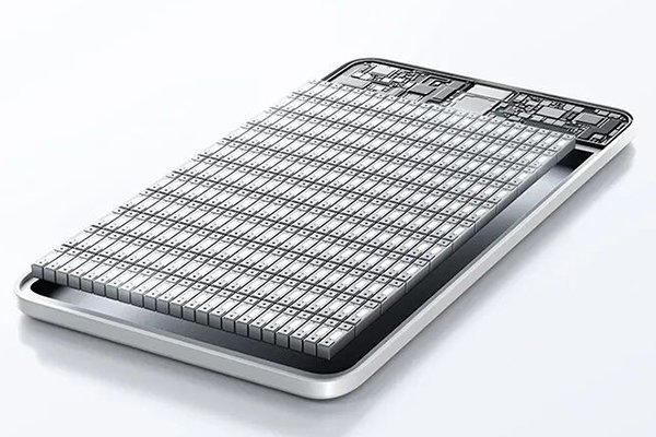 引領安全新紀元!豪鵬科技“軟甲固電”技術賦能移速小盾芯充電寶