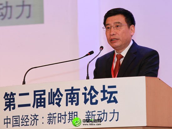 “第二屆嶺南論壇”于2013年3月31日在廣州舉行。上圖為工業和信息化部部長、黨組書記苗圩。(圖片來源：新浪財經 梁斌 攝)