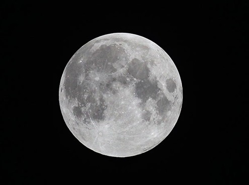 日本擬圍繞月球搭建太陽能板 應對全球能源危機