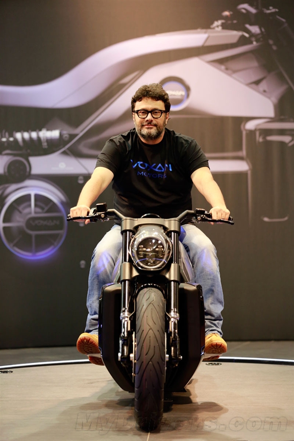 百公里3.4秒！史上最強(qiáng)電動(dòng)摩托霸氣亮相