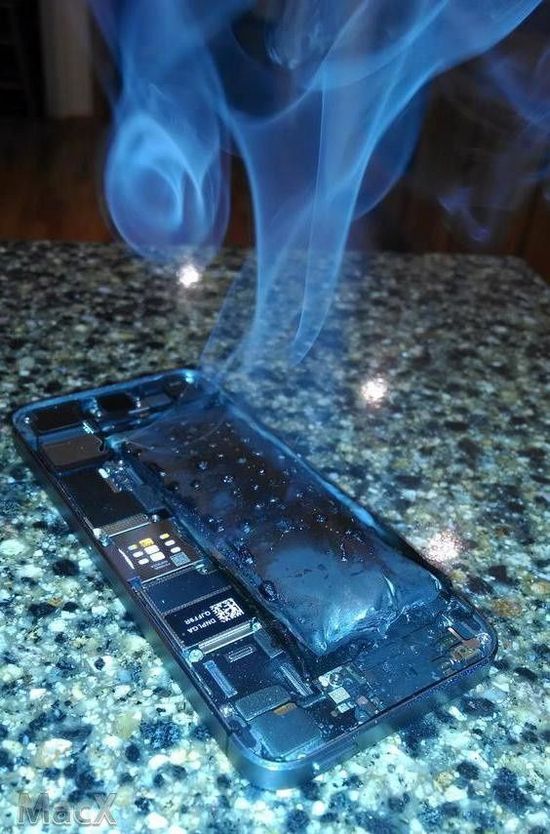 蘋(píng)果：iPhone5s電池冒煙爆炸是誰(shuí)惹得禍？