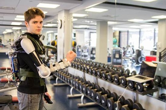 5種方法：用最酷可穿戴設(shè)備打造未來戰(zhàn)士