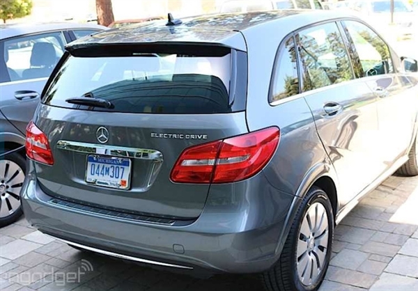 特斯拉技術(shù)助力奔馳首款民用級電動車