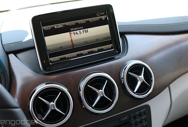 特斯拉技術(shù)助力奔馳首款民用級電動車