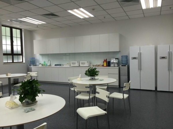 特斯拉中國總部長什么樣？總部都在干什么？