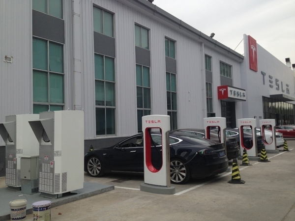 特斯拉：遭遇電量危機有什么解決方案？