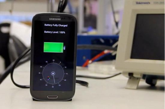 未來(lái)電池這樣：幾秒鐘充滿(mǎn)電 待機(jī)長(zhǎng)達(dá)數(shù)月