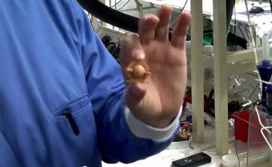 未來電池這樣：幾秒鐘充滿電 待機長達數(shù)月