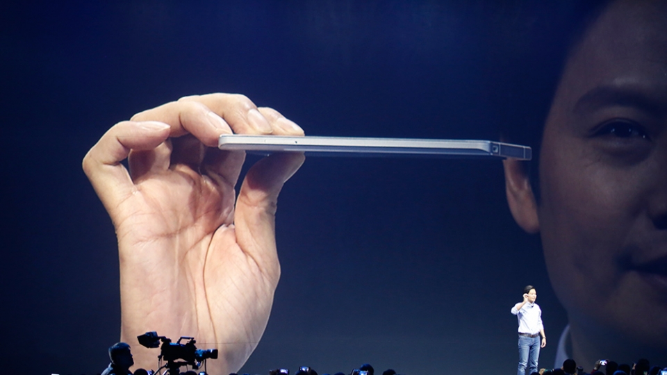 小米公司Note手機發(fā)布：6.95mm超薄機身 鏡頭不凸出