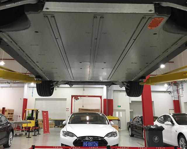 從特斯拉的兩個細節看智能汽車的未來發展