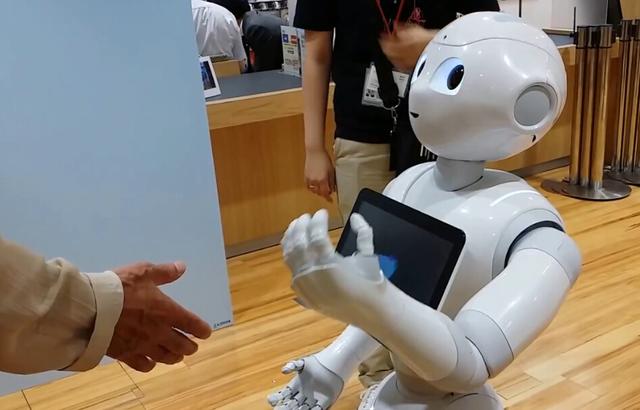 軟銀人形機器人1000臺備貨一分鐘售罄