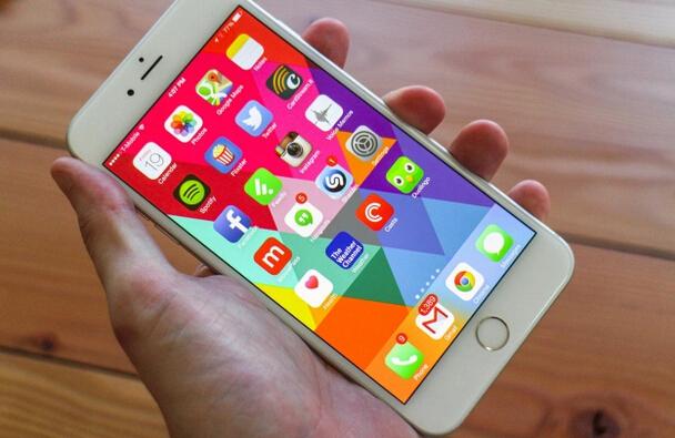 iPhone 6s Plus外殼曝光：再也掰不彎了！