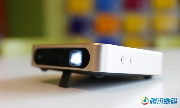 中興Spro2：能當充電寶和電視盒的投影儀