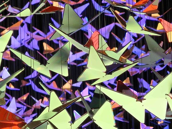 美到爆炸！蘋果Apple Watch巨幅玻璃廣告來了