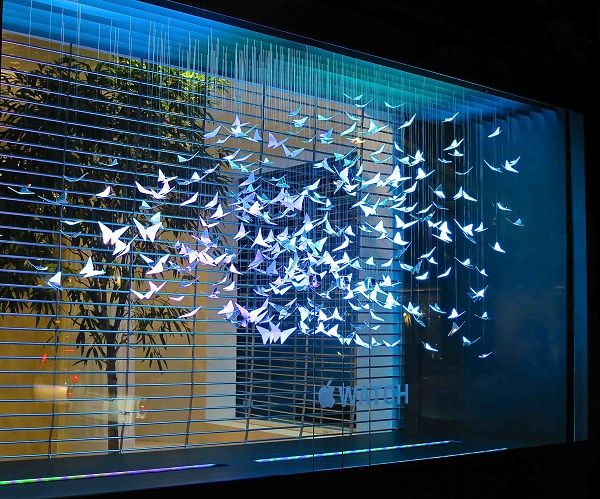 美到爆炸！蘋果Apple Watch巨幅玻璃廣告來了