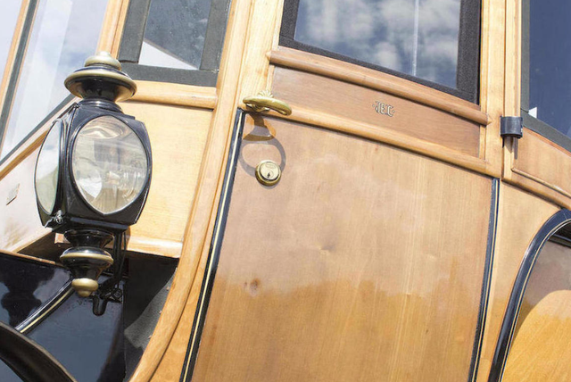 110年前的女王豪華電動汽車 今天仍可驅動