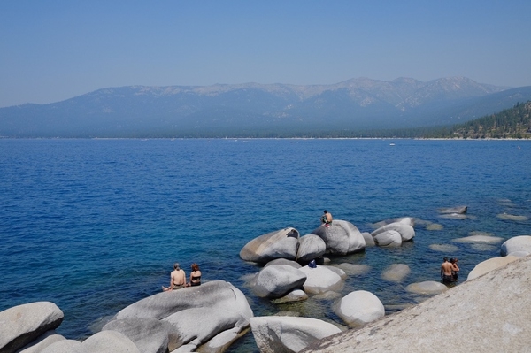 親歷特斯拉Gigafactory超級(jí)工廠開幕