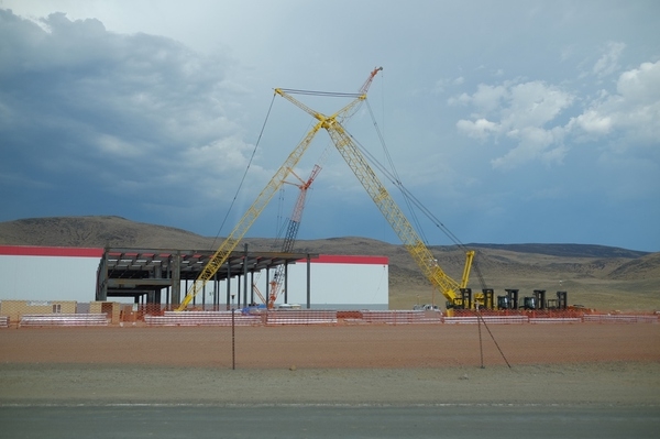 親歷特斯拉Gigafactory超級工廠開幕