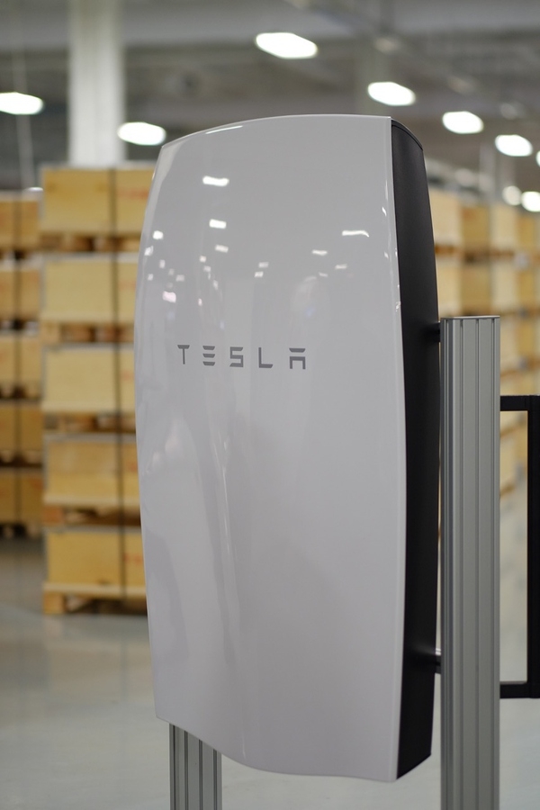 親歷特斯拉Gigafactory超級(jí)工廠開幕