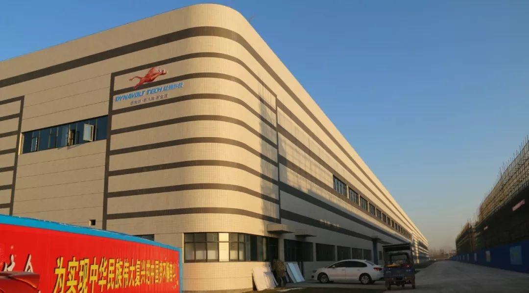 襄陽新能源汽車產(chǎn)業(yè)聯(lián)盟現(xiàn)雛形 猛獅動力鋰電池兩大基地共揚(yáng)帆