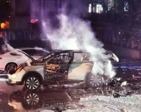 新能源汽車起火怎么辦?撲救規(guī)程來(lái)了