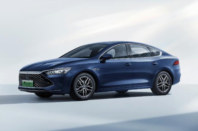 油電同價(jià)！9.98萬(wàn)元起！比亞迪秦PLUS DM-i 2023冠軍版上市