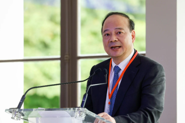 曾毓群:寧德時代在歐洲電動大巴市占率超30% 已開展儲能項目