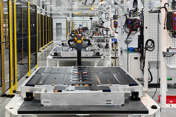 2024年蜂巢能源第二代短刀快充鐵鋰電池全年交付10萬套