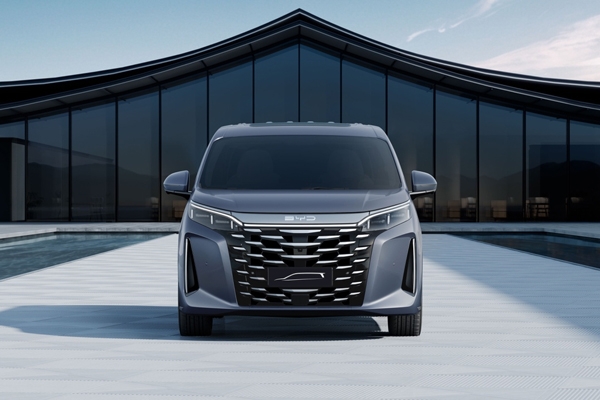 預(yù)計售價30萬起，年內(nèi)上市！比亞迪王朝首款中大型旗艦MPV夏首發(fā)亮相！
