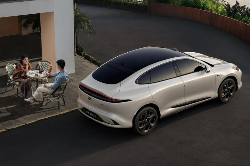 智己汽車換帥:王曉秋卸任董事長 賈健旭接任