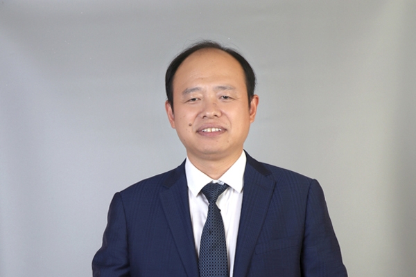 昆侖新材郭營軍：祝新能源行業百花齊放，欣欣向榮！