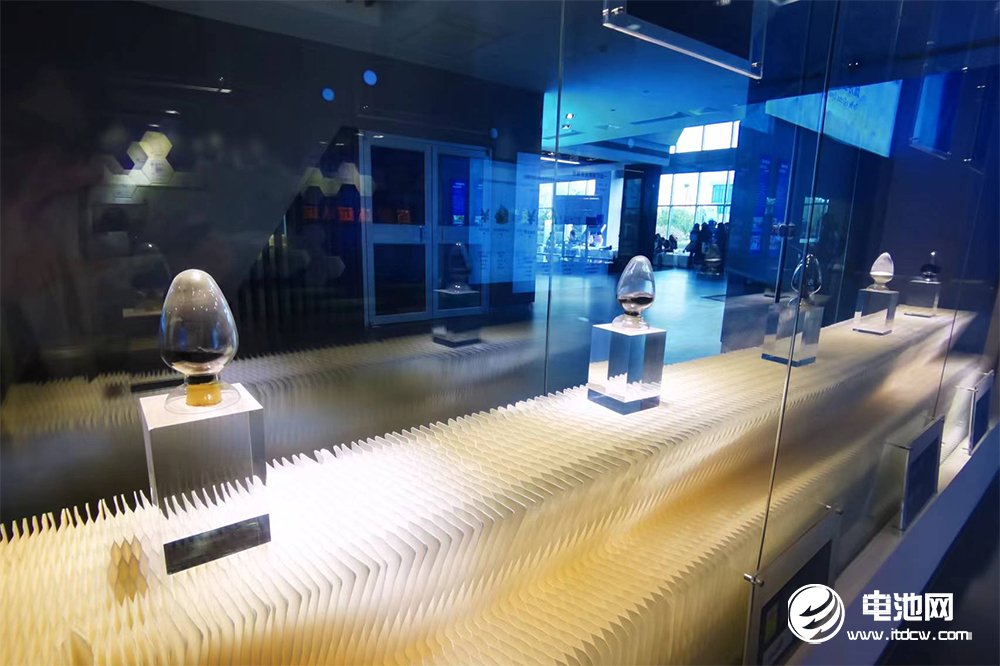 磷酸鐵“穩(wěn)”字當(dāng)頭,5月或?qū)⑸儯?></a></dt>
<dd><a href="http://www.0758car.com/news/focus/050214O552025.html" target="_blank">磷酸鐵“穩(wěn)”字當(dāng)頭,5月或?qū)⑸儯?/a></dd>
</dl>
<dl bosszone="jhRE1">
<dt><a href="http://www.0758car.com/news/focus/050214O532025.html" target="_blank"><img src=