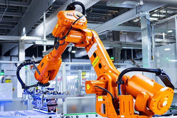 因動(dòng)力電池生產(chǎn)問題！一車企召回部分國產(chǎn)純電動(dòng)汽車