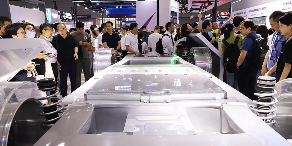 407家鋰電A股期中考：總營收2.85萬億，超七成盈利，百余家虧損！