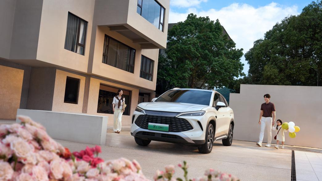 9.98萬起,2026款宋L DM-i上市,純電續航200km,標配云輦C! 9.98萬起,2026款宋L DM-i上市,純電續航200km,標配云輦C!