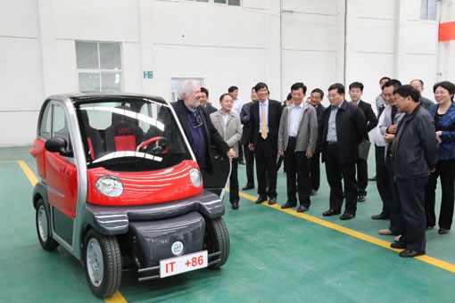 煙臺奧特姆首批電動汽車下線暨用戶交車儀式