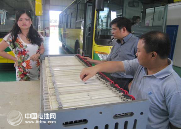 釩電池國(guó)際貿(mào)易合作 四川攀枝花簽下第一單