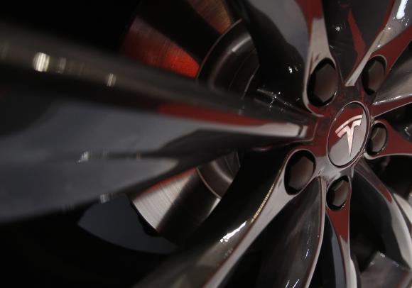 電動(dòng)汽車(chē)八大質(zhì)疑：特斯拉是真實(shí)還是謊言？