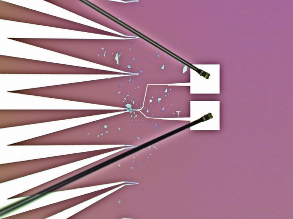 石墨烯落馬 世上最薄太陽(yáng)能電池研制完成