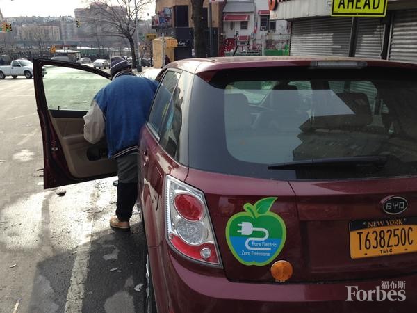 費用高、故障多、充電難：電動出租紐約上路難