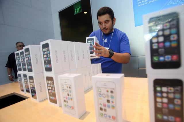 PC業(yè)移動求生路又遭打擊 智能手機爆發(fā)窗口關閉