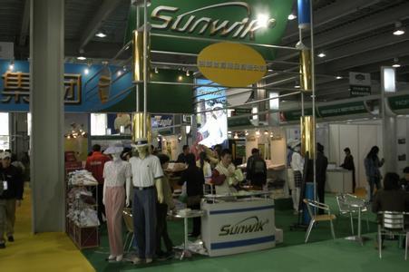 珠海創(chuàng)威集團(tuán)億威電動(dòng)車參展 以節(jié)能環(huán)保為目標(biāo)