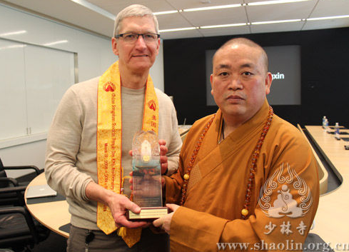 少林寺方丈訪問(wèn)美國(guó)蘋果、谷歌 體驗(yàn)智能眼鏡 