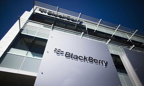 黑莓手機(jī)2014財(cái)年?duì)I收68億美元降38% 巨虧59億美元