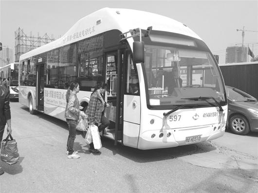 500輛純電動(dòng)公交車年內(nèi)穿行武漢 每車年省油費(fèi)10萬
