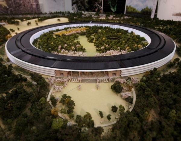 蘋果新總部園區(qū)最新航拍照片：“飛船”造型開始成形