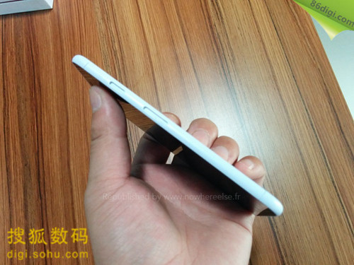 蘋果iPhone 6最新諜照曝光 后蓋或?yàn)槿X合金設(shè)計(jì)